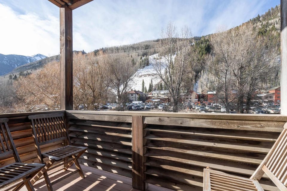 Scenic Mountain View Condo - Walk to Lift 7 House in Telluride