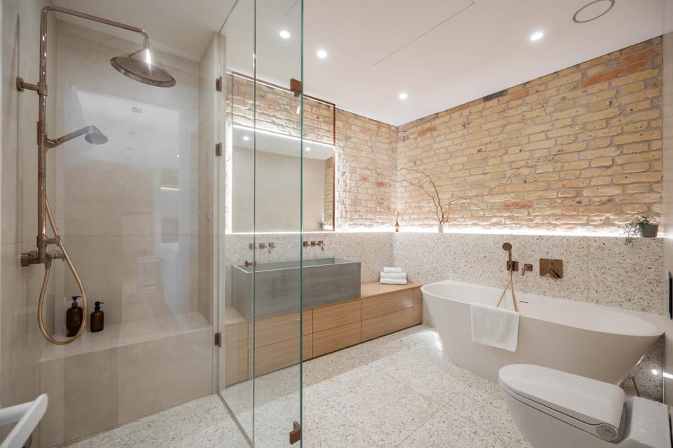 Shower, Toilet, Bathroom, Bath, towels