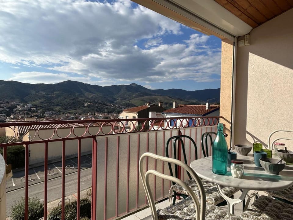 Balcony/Terrace, Mountain view