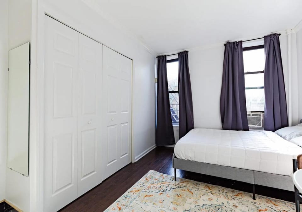 Spacious Upper East Side Studio, June To Aug 90 Days Stay Required Apartment in Upper East Side