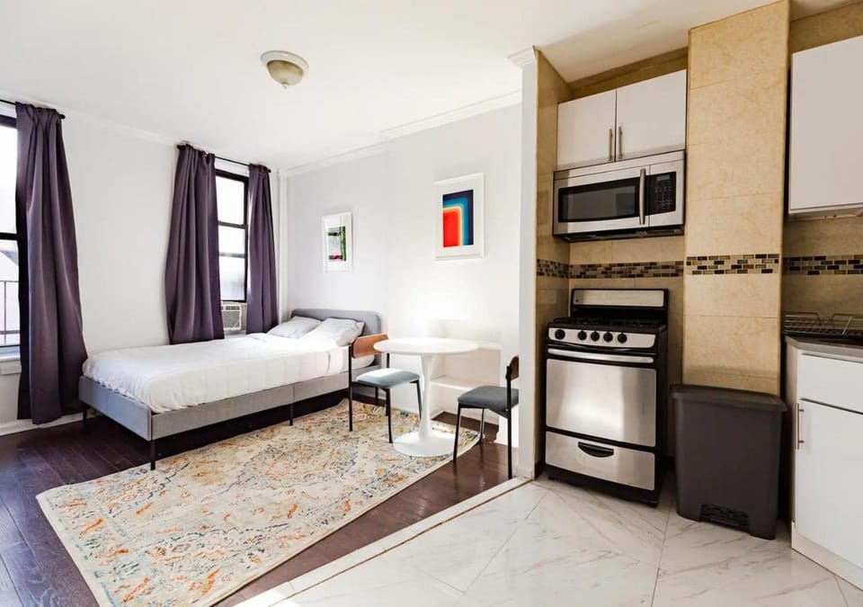 Spacious Upper East Side Studio, June To Aug 90 Days Stay Required Apartment in Upper East Side
