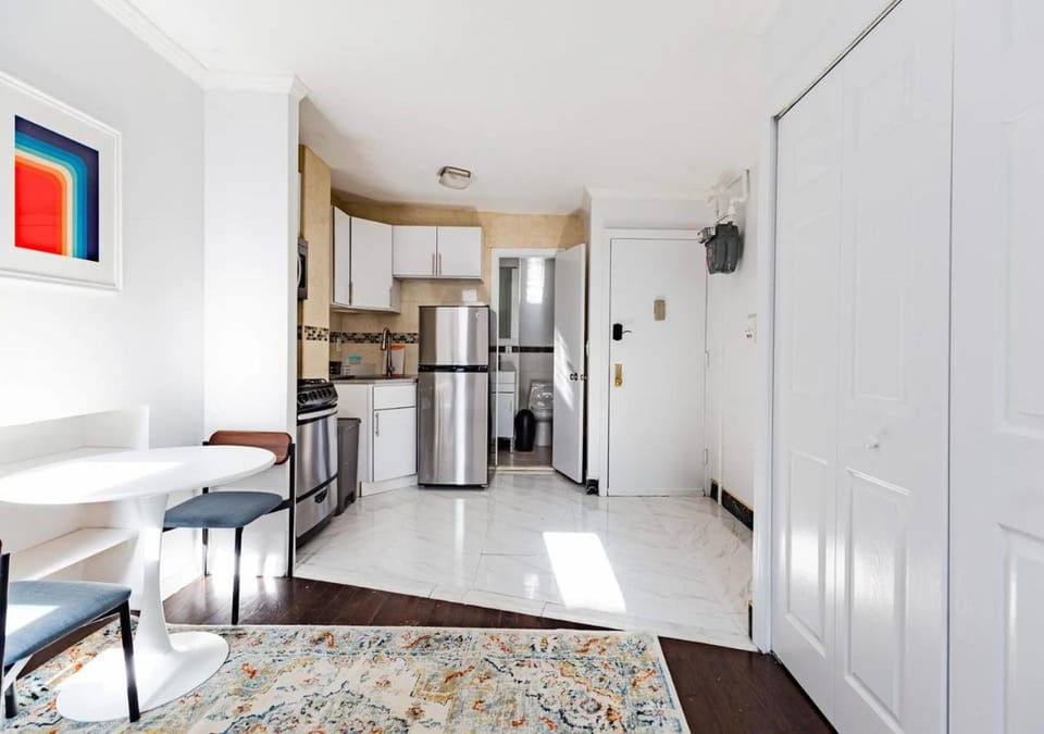 Spacious Upper East Side Studio, June To Aug 90 Days Stay Required Apartment in Upper East Side