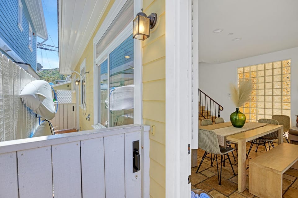 334E 334 Eucalyptus House in Avalon