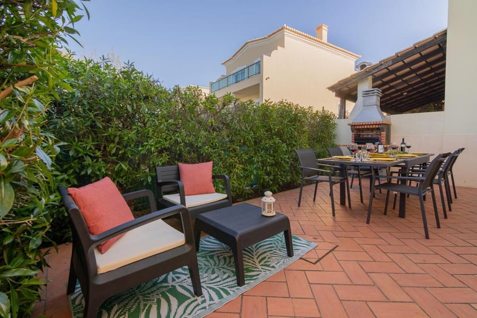 Garden, Garden, Balcony/Terrace