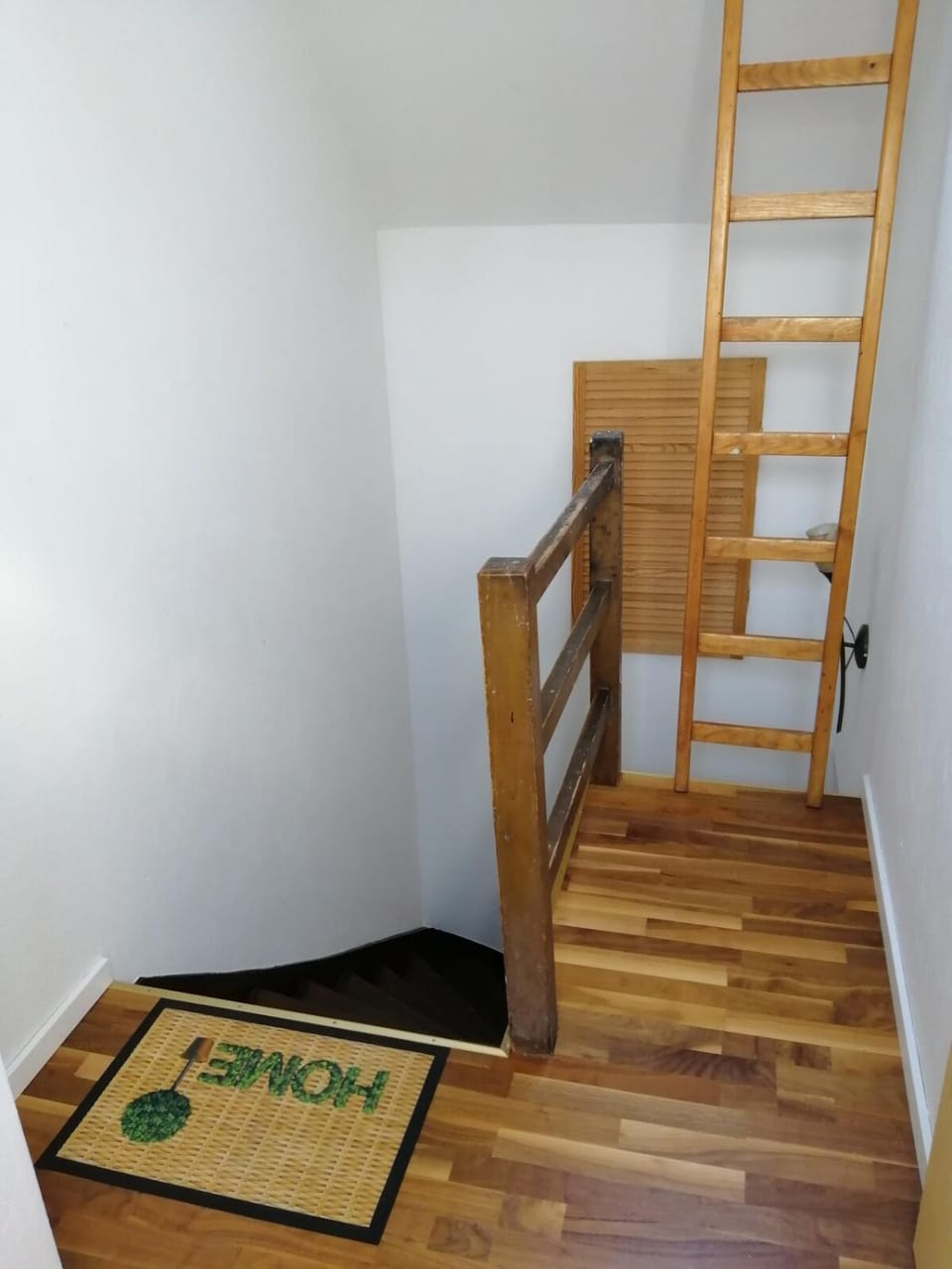 tolles Dach-Apartment mit Balkon und Klimaanlage Apartment in Halle Saale