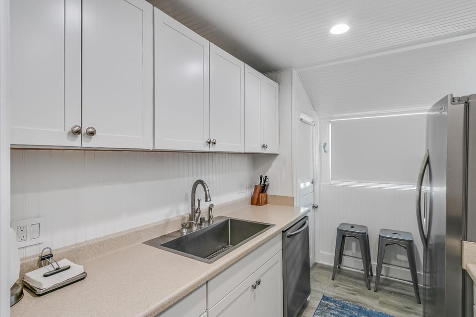 339CL 339 Claressa House in Avalon