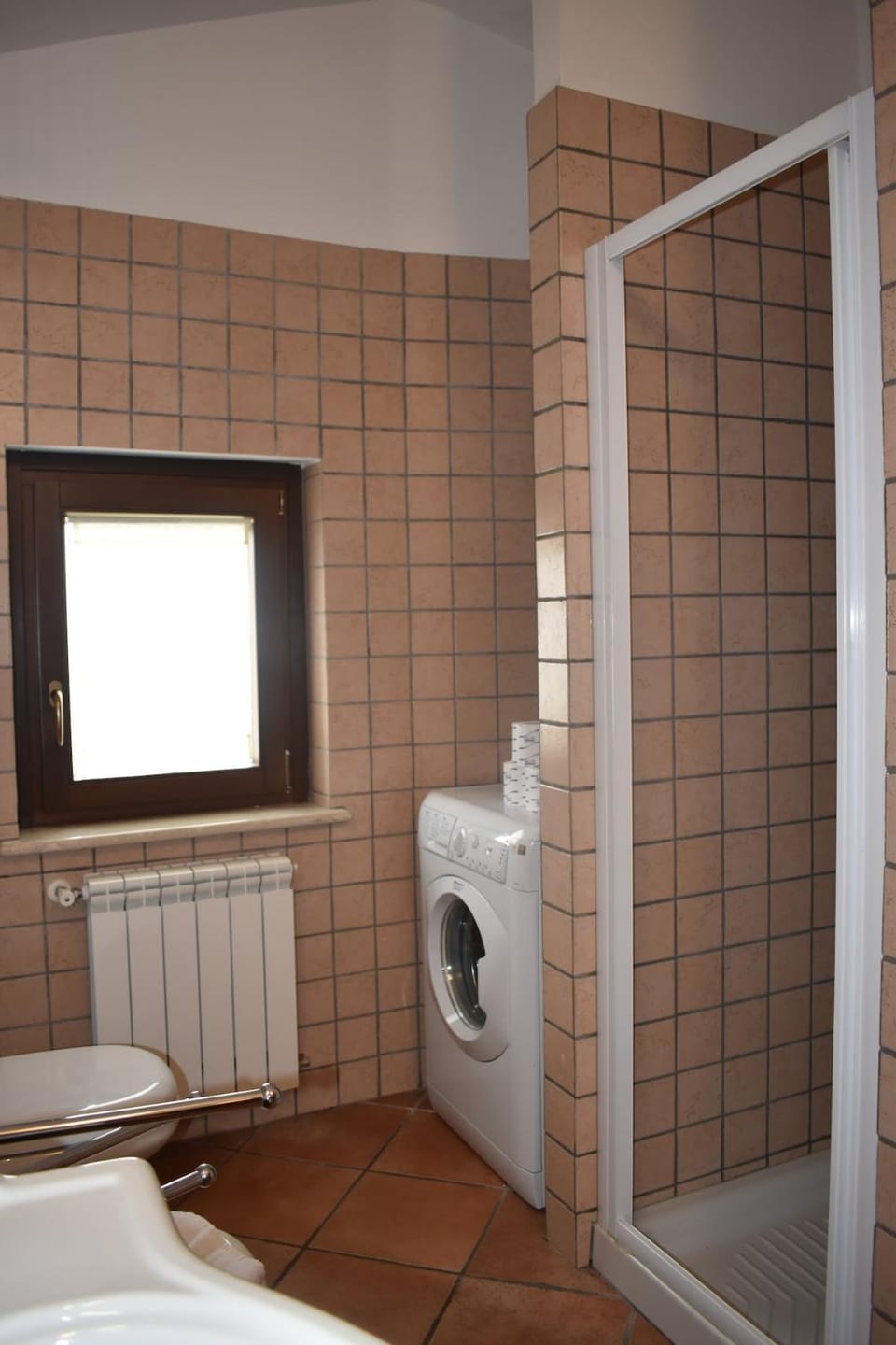 Toilet, Bathroom, washing machine