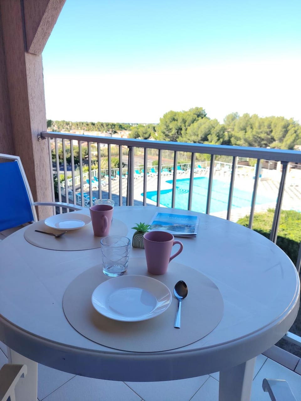 Property building, Patio, Day, Natural landscape, View (from property/room), Balcony/Terrace, Dining area, Pool view, Swimming pool