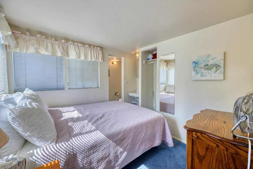 347CA 347 Catalina House in Avalon