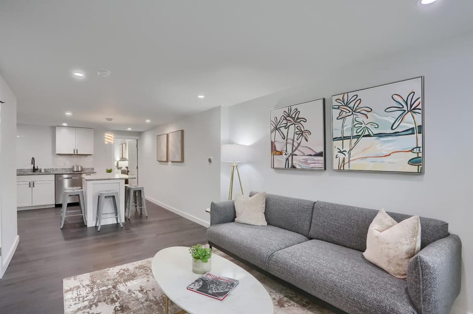 Stylish and Central 3BD Home Pittsburgh North Side House in Pittsburgh