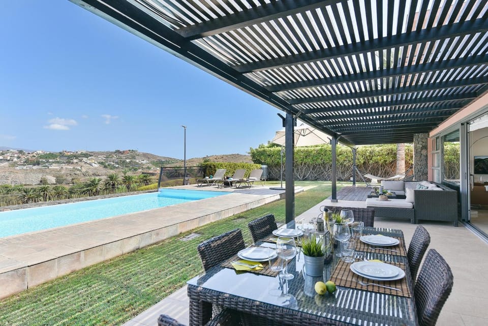 Day, Balcony/Terrace, Dining area, Swimming pool, sunbed
