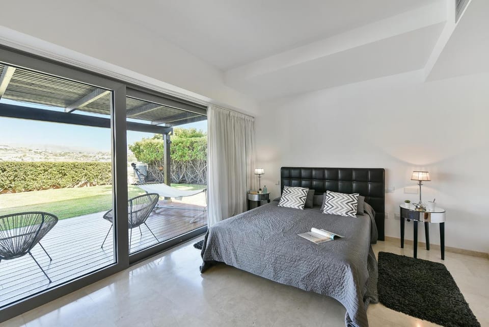 Seating area, Bedroom