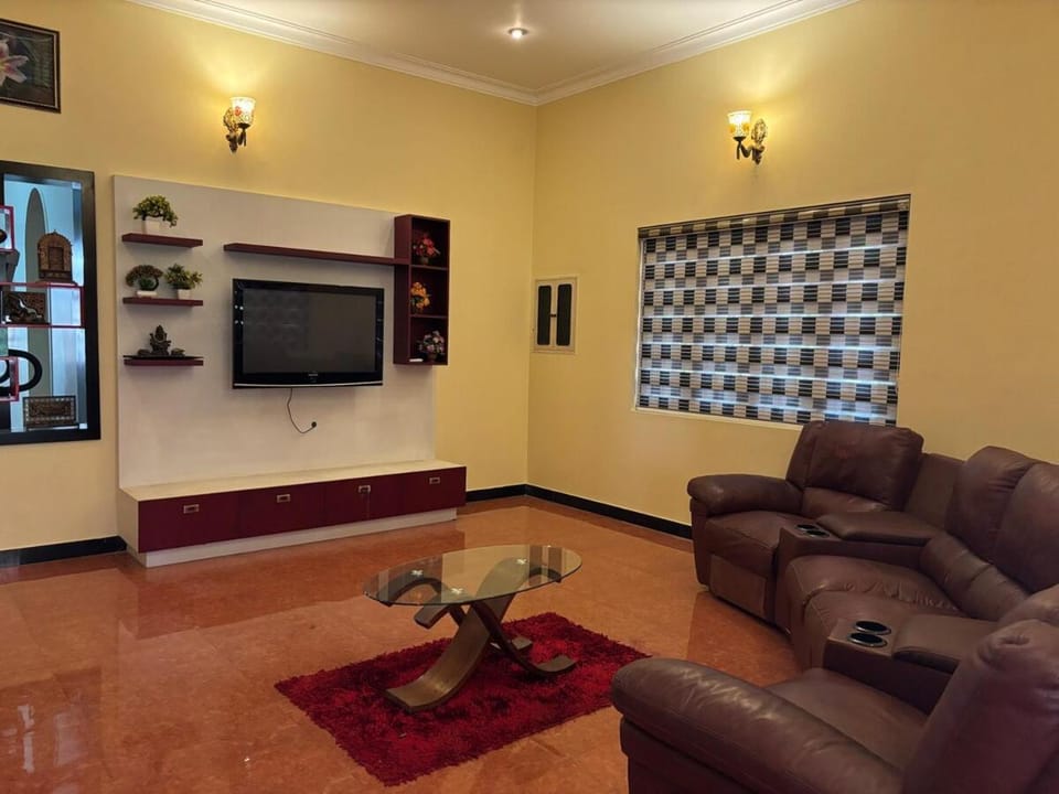 "Rohini Villa" 5 Bedroom Luxury Garden Villa in Kozhikode Villa in Kozhikode