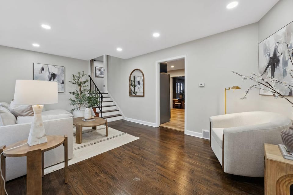 Elevated Stay 3BR in Addison House in Villa Park