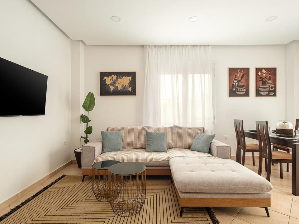 TV and multimedia, Decorative detail, Decorative detail, Sea view, Sea view, Dinner, Dinner, Sunrise, Sunset, laundry