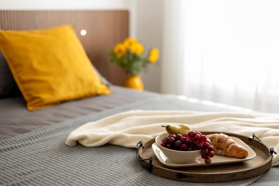 Bed, Food