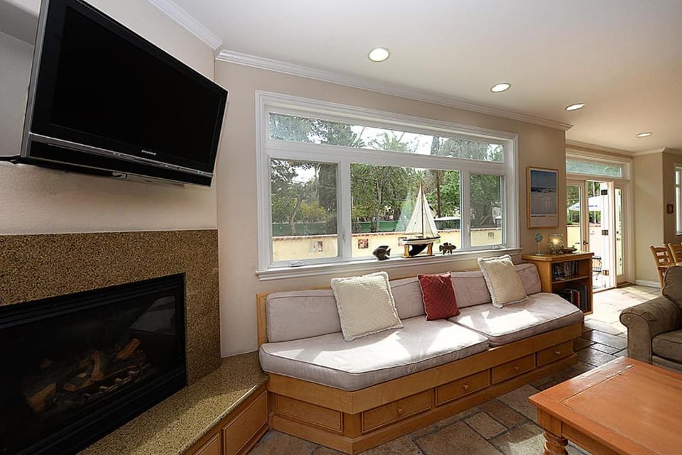 357CL 357 Claressa Ave House in Avalon