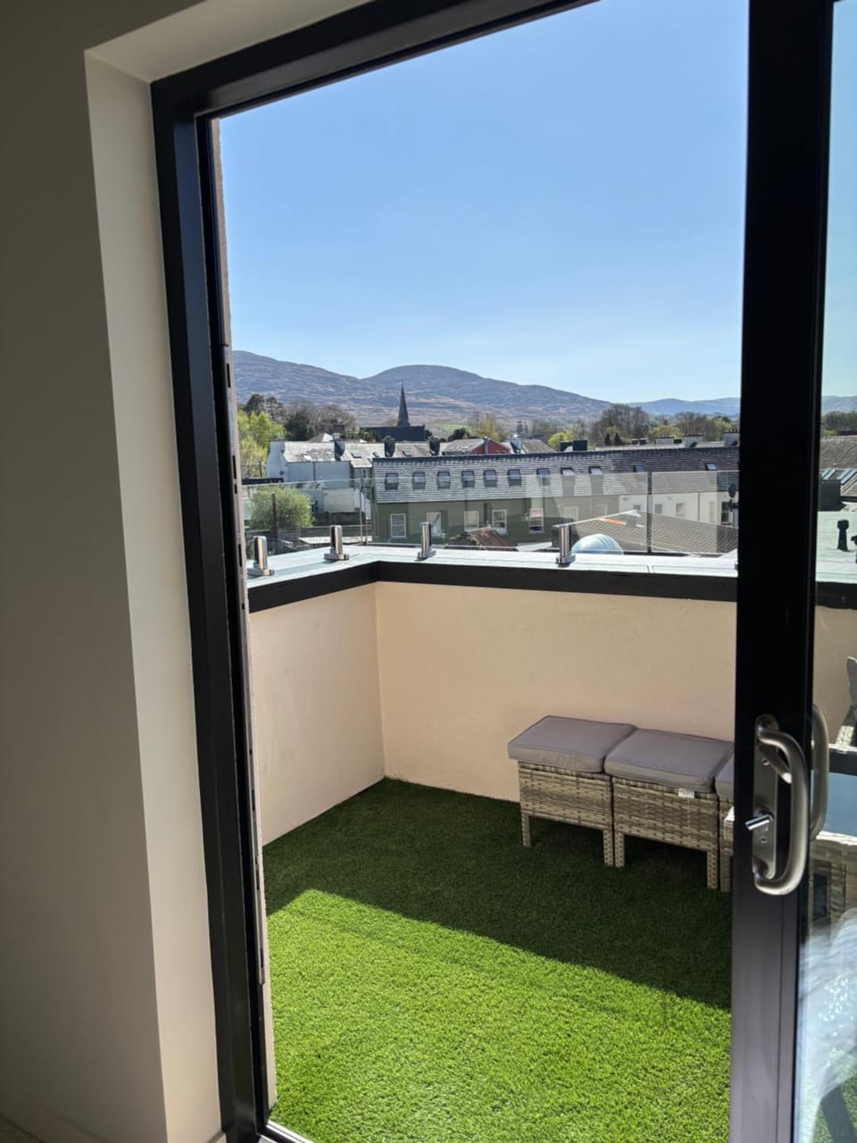 Balcony/Terrace, Mountain view