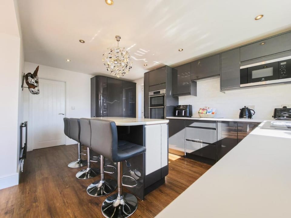 Mendip Avenue 3bed , Ideal for Contractors , Ample Parking Apartment in Grimsby