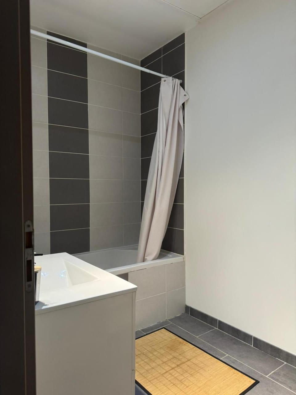 Bathroom, Bath