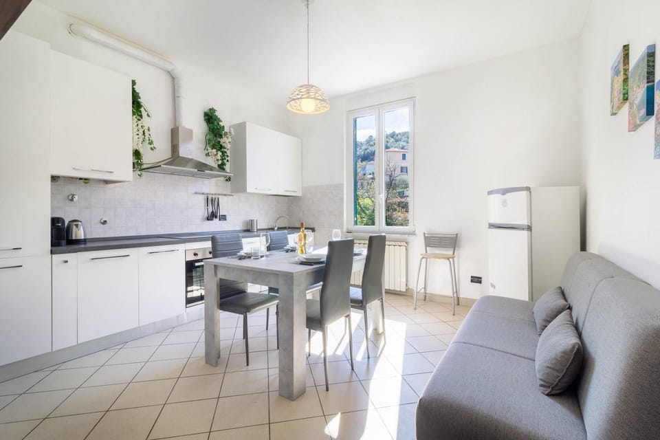 Kitchen or kitchenette, Living room, Seating area, Dining area, dishwasher, oven, pet friendly, stove