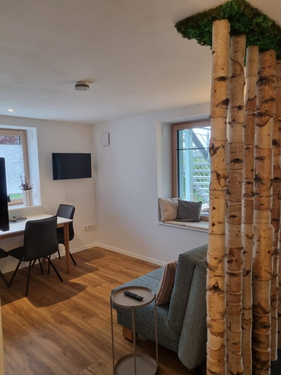 Communal lounge/ TV room, TV and multimedia, Living room, Seating area, Dining area, Evening entertainment