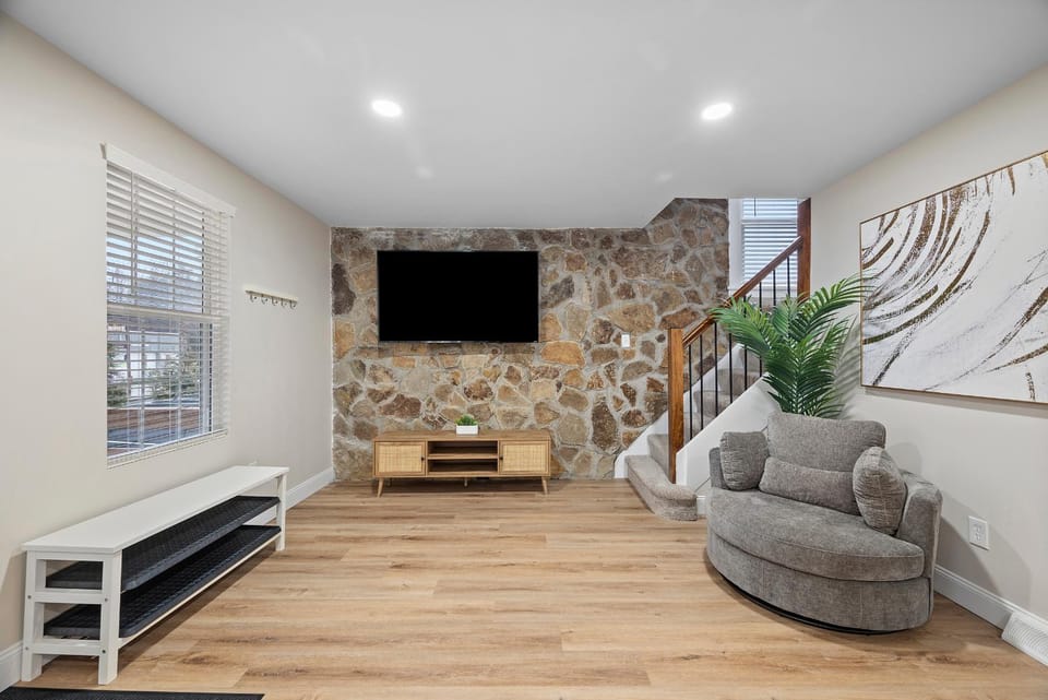 Modern and Cozy 3BD Home in Gibsonia-Pittsburgh House in Allegheny River