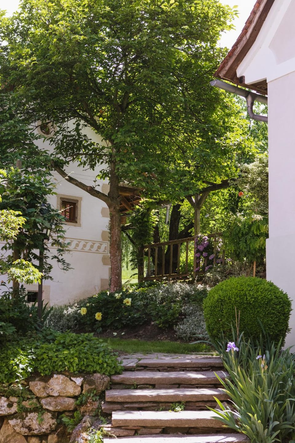 Property building, Spring