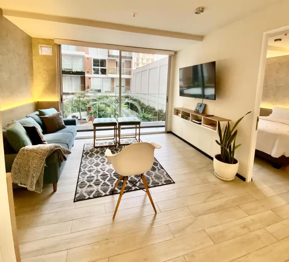 Pool, jacuzzi & sunset apartment Apartment in Barranco