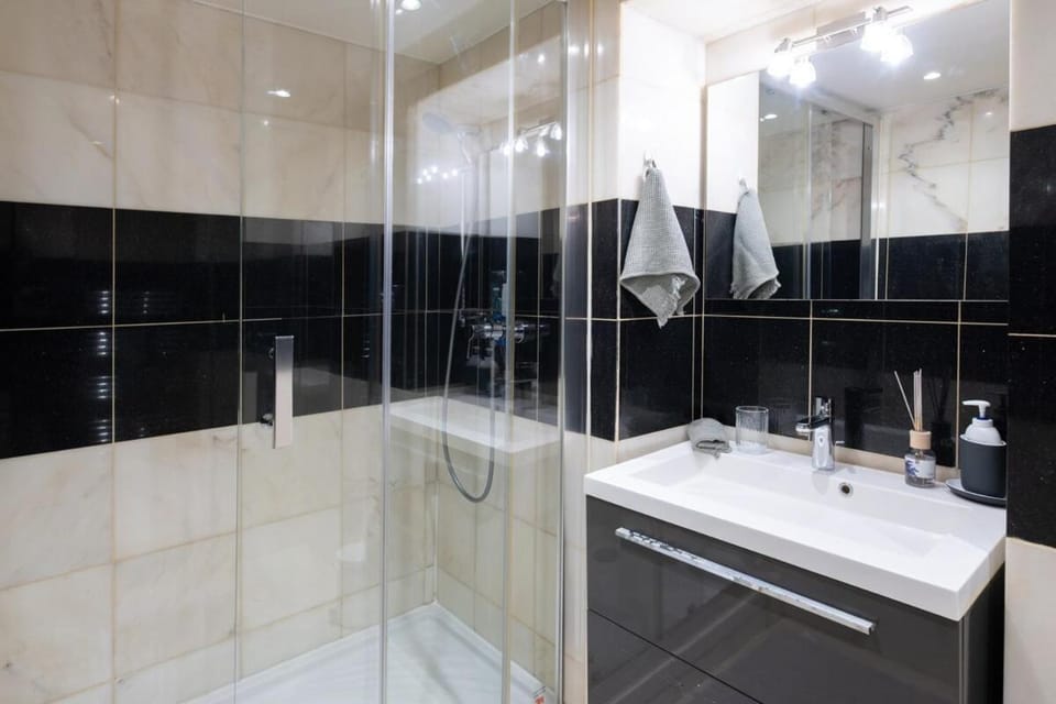 Apt Grands Boulevards 4 Guests Apartment in Paris