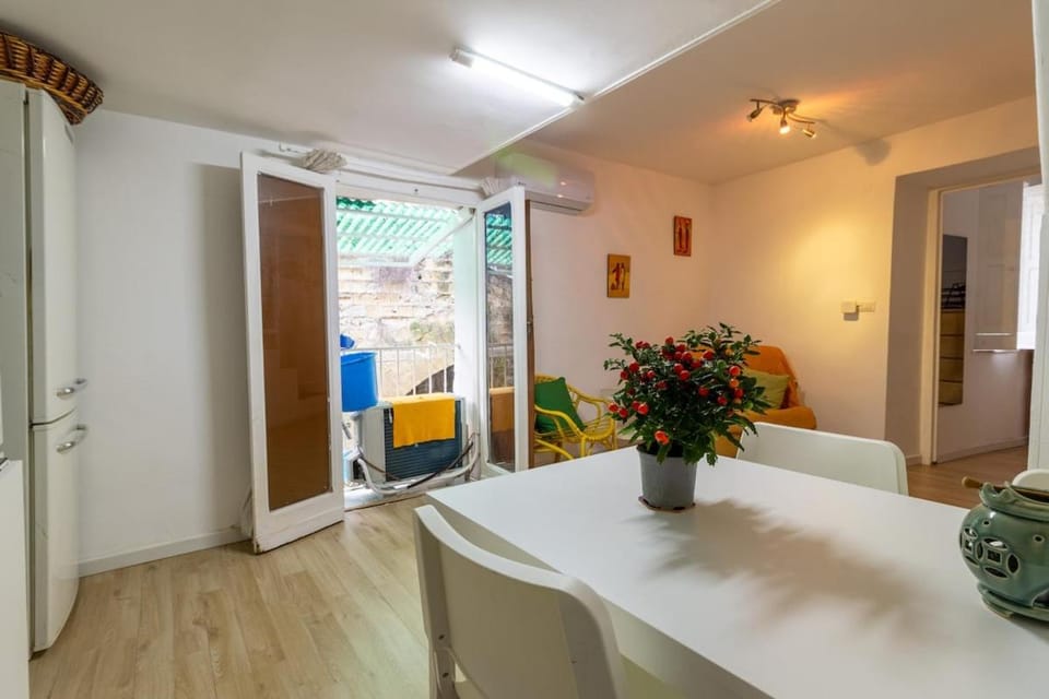 A' casarell' e Lell' Apartment in Naples