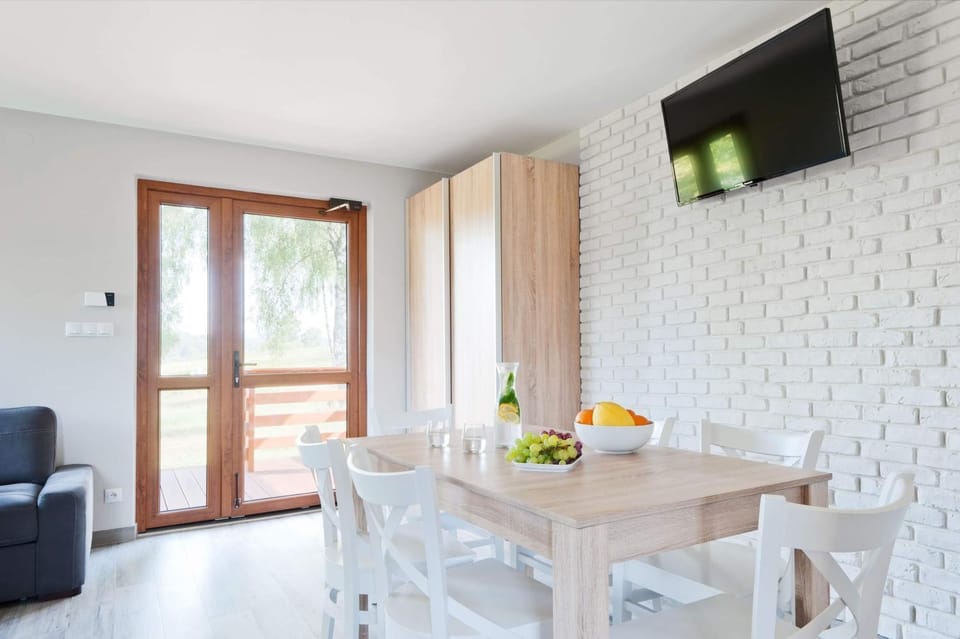 TV and multimedia, Food and drinks, Dining area, Food