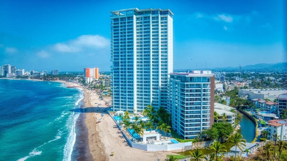 Charming 1-bedroom Oceanfront Condo Apartment in Puerto Vallarta