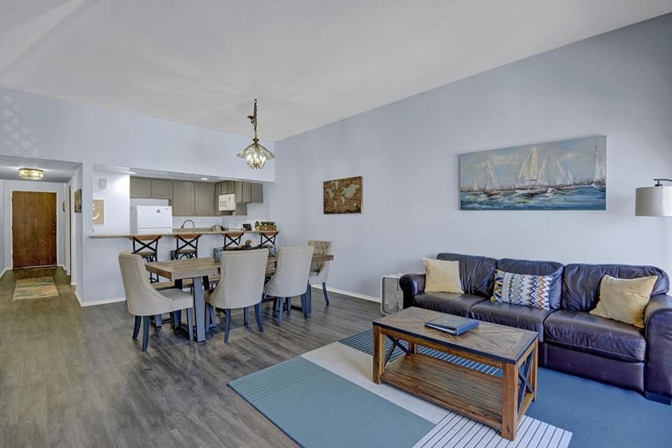 Bahia Vista A20 House in Avalon