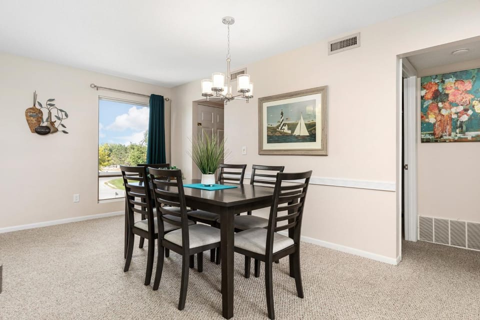 Stunning Retreat 2BR Loft Golf Course Condo 5549 House in Michigan