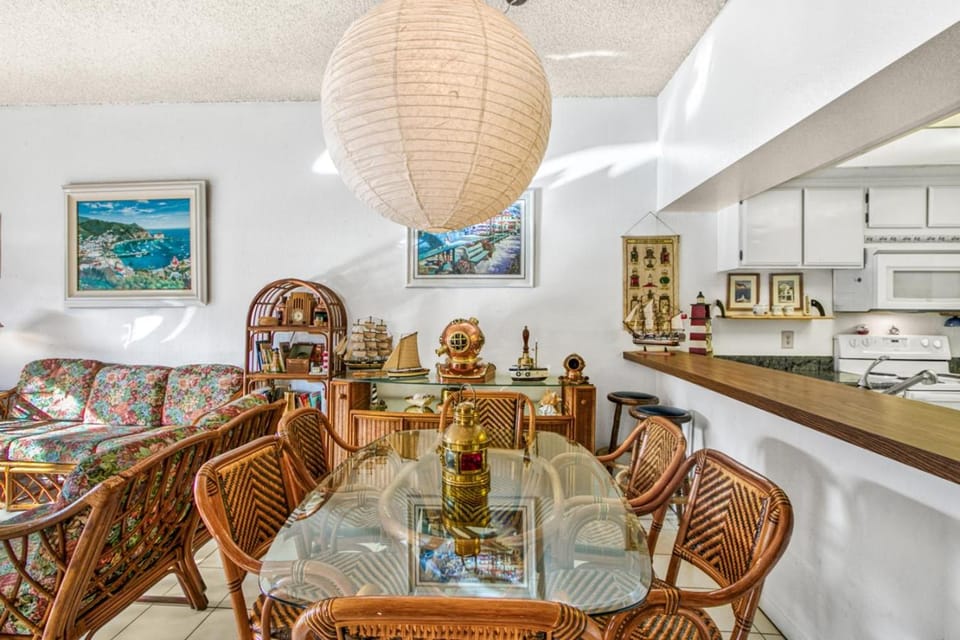 Bahia Vista A23 House in Avalon