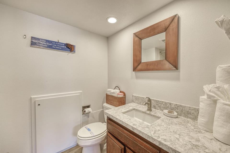 Bahia Vista B42 House in Avalon