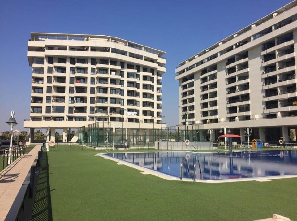 Swimming pool
