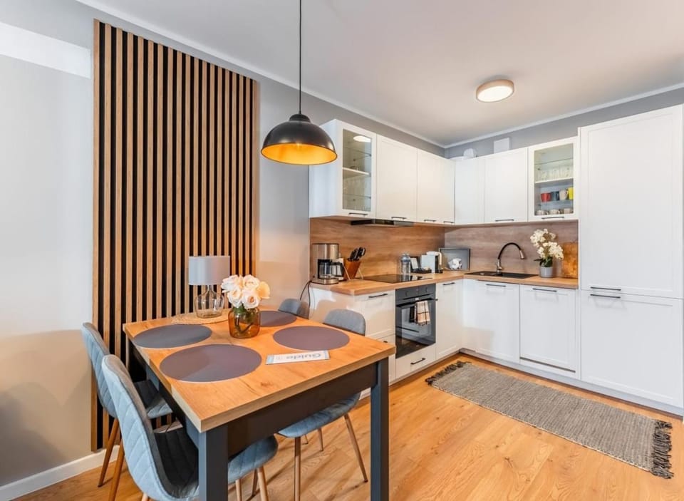 Communal lounge/ TV room, Kitchen or kitchenette, stove, stove