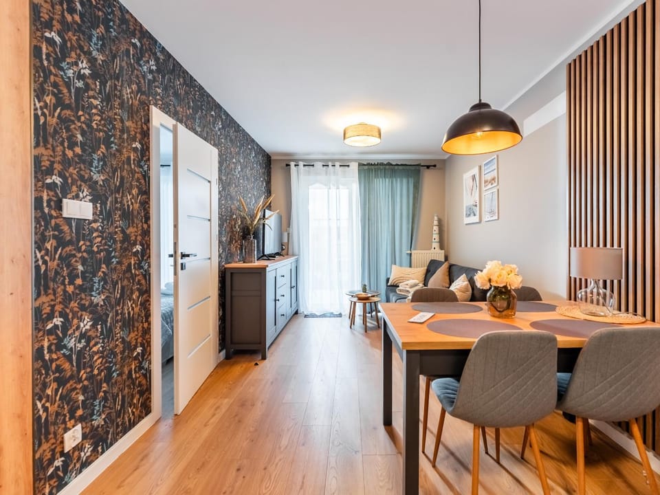 Communal lounge/ TV room, Living room, Dining area