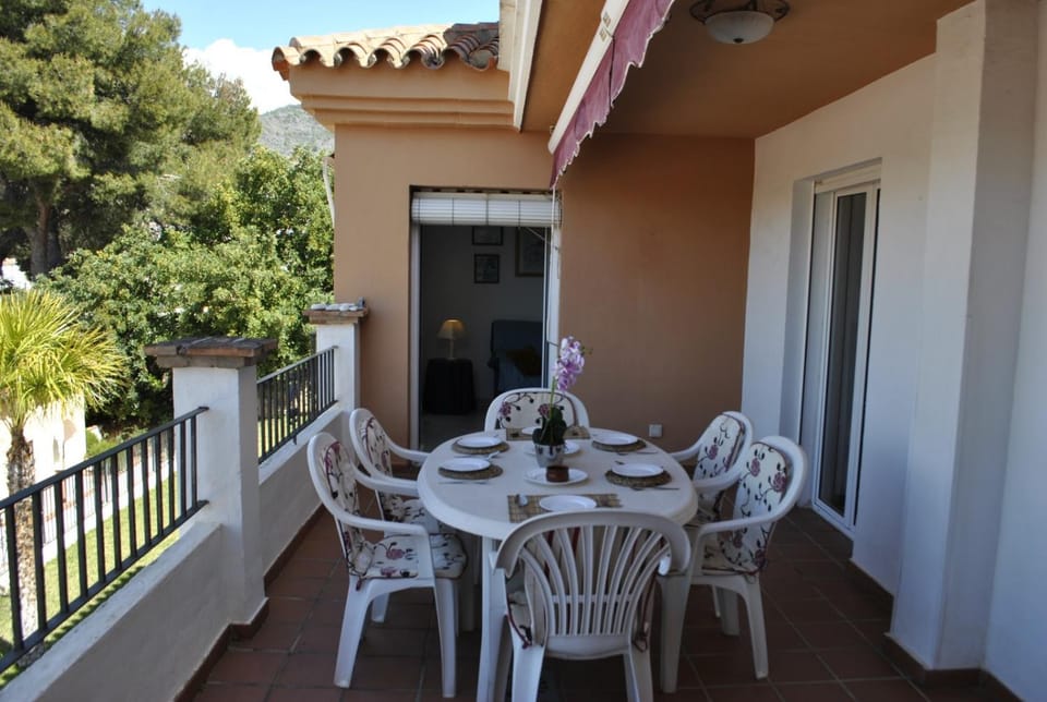Property building, Patio, Day, View (from property/room), Balcony/Terrace, Dining area