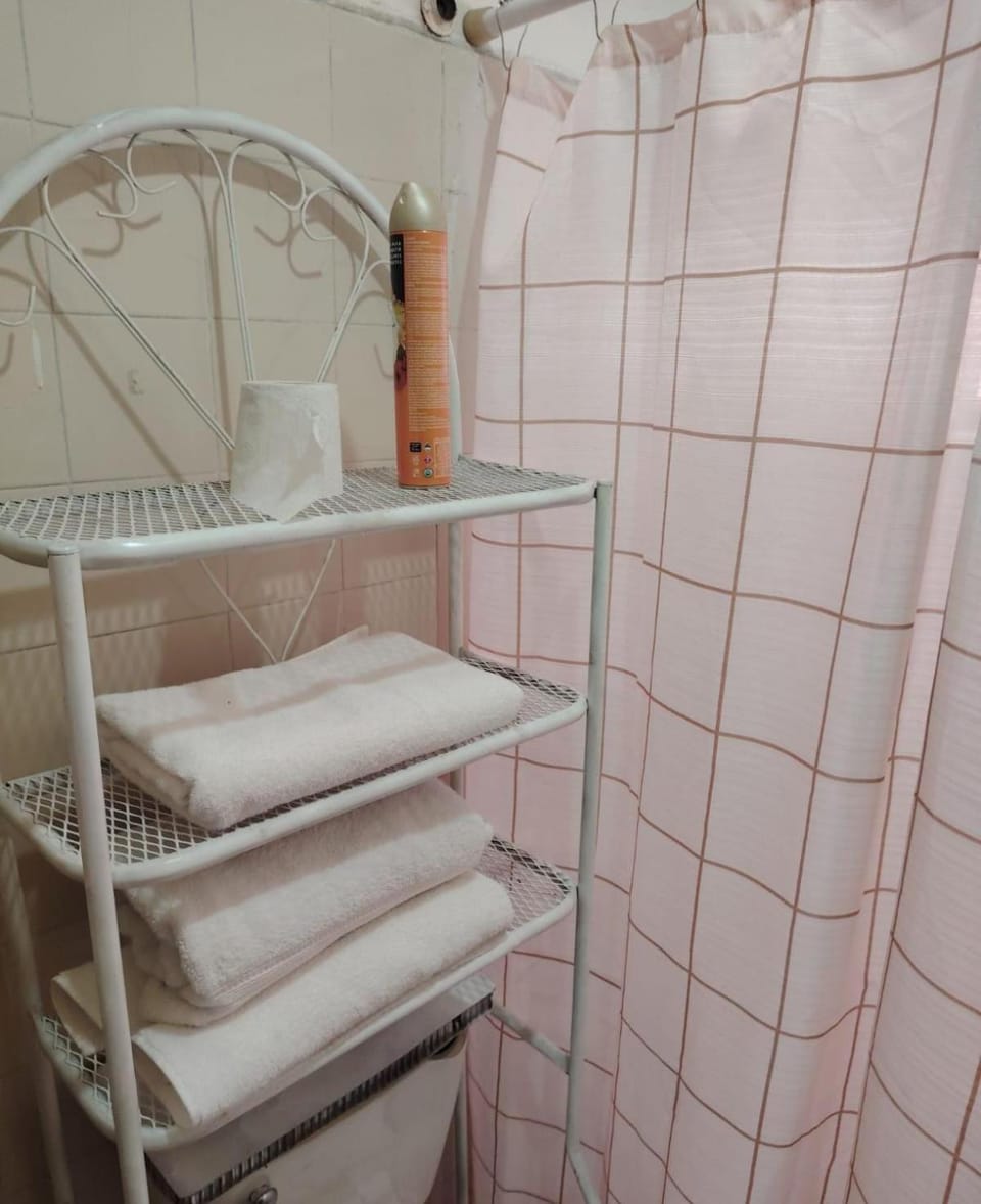 Shower, Bathroom, towels