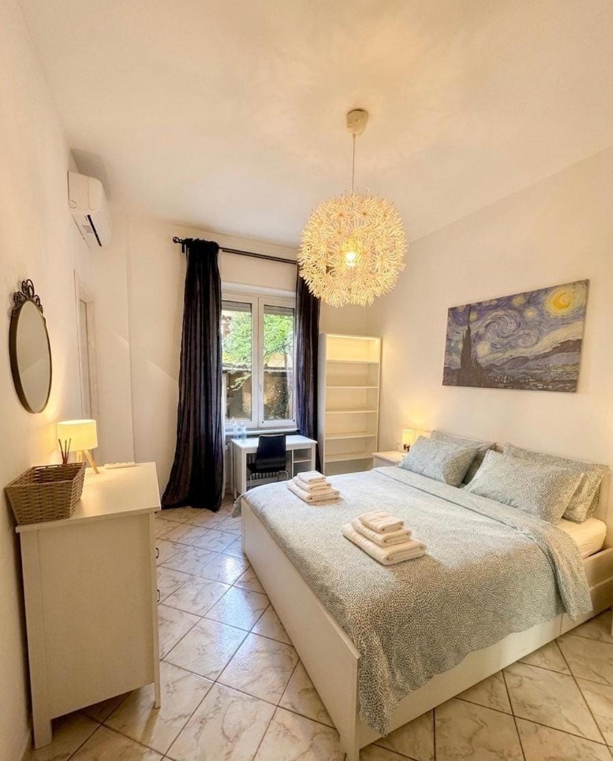 Bed, Photo of the whole room, Bedroom, Garden view, hair dryier, heating, locker, towels, air conditioner
