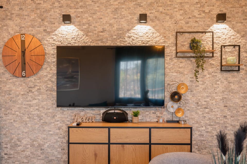 Communal lounge/ TV room, Living room