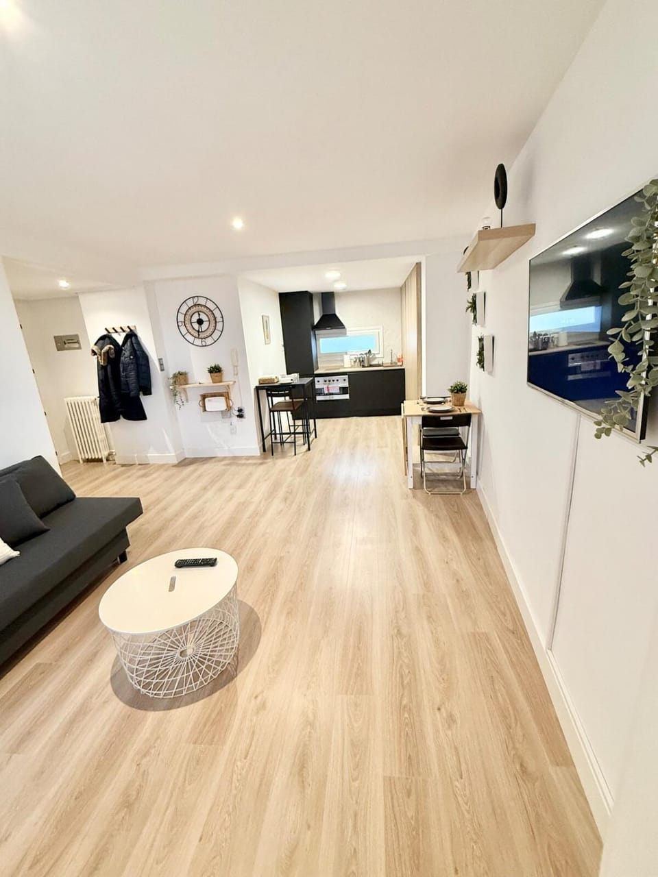 Communal lounge/ TV room, TV and multimedia, Living room, Seating area