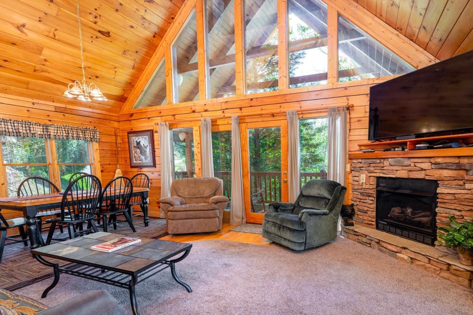 Hot Tub & Game Room: Log Cabin 2 Mi to Ripley’s! Cabin in Gatlinburg