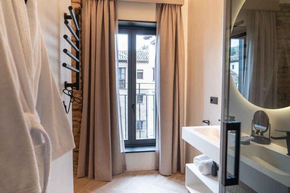 Shower, Bathroom, towels