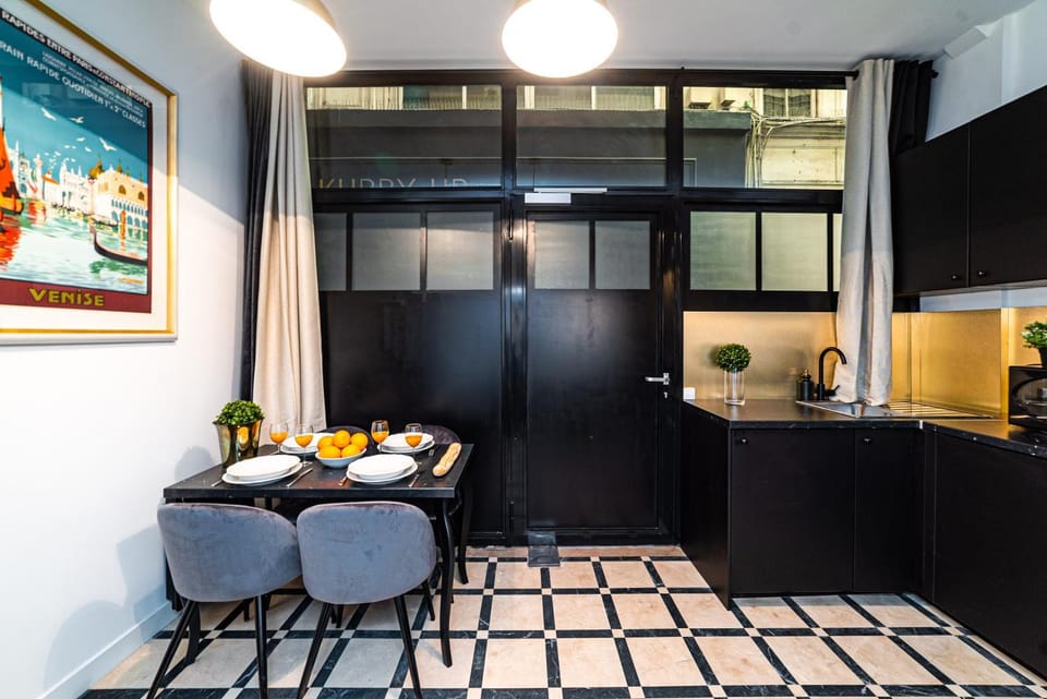 Triplex 50 m2 - Montorgueil & Marais Apartment in Paris