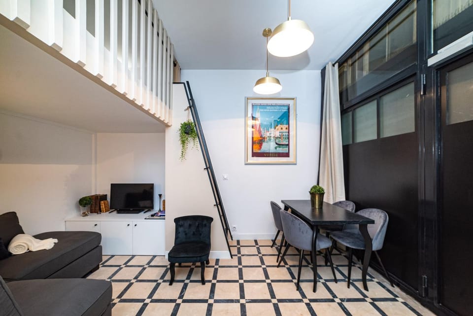 Triplex 50 m2 - Montorgueil & Marais Apartment in Paris