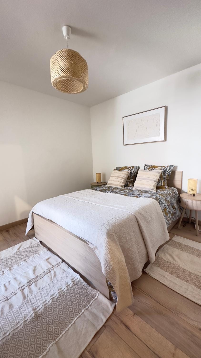 Charming and spacious two-room apartment with terrace Apartment in Nice